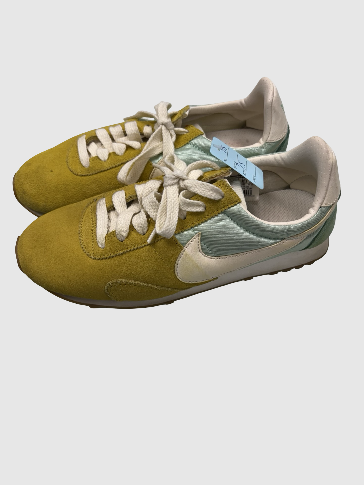 Women’s Nike size 7.5