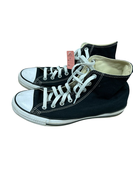 Mens 9/ womens 11 converse