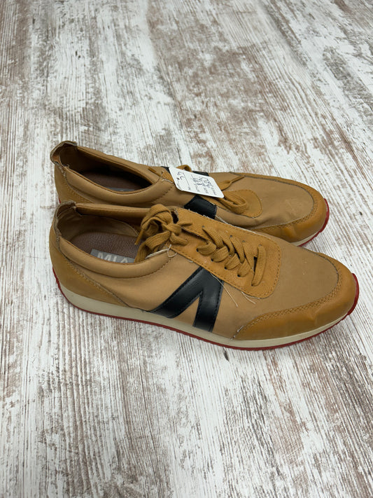 Womens 8.5 MIA shoes