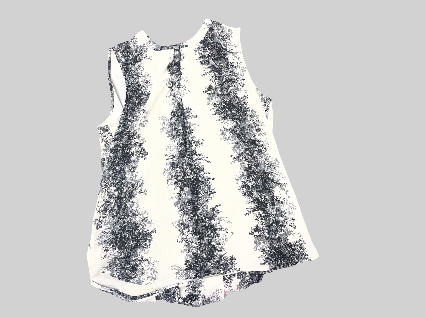 Women’s dressy tank size medium