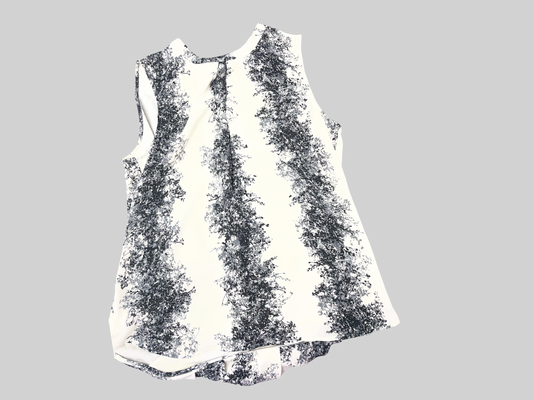 Women’s dressy tank size medium