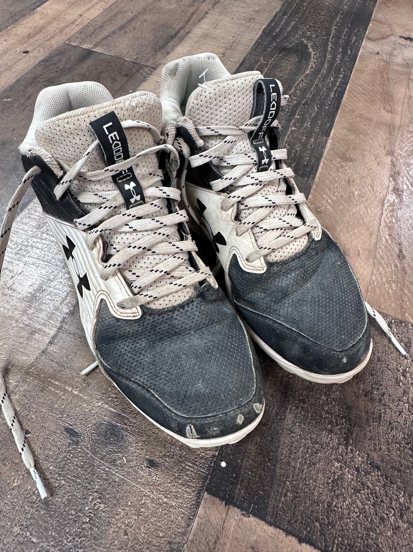 Boys ua 6Y cleats