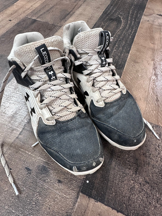 Boys ua 6Y cleats