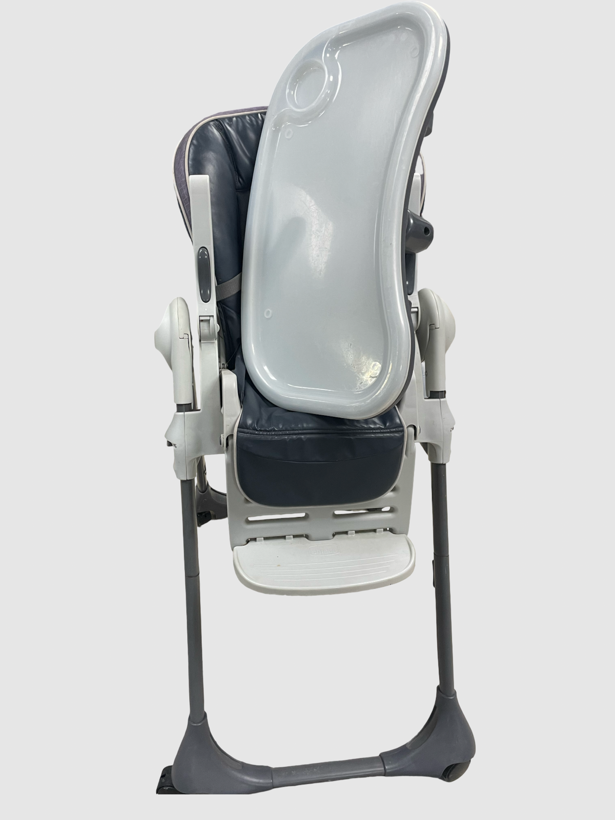 High Chair (Needs Cleaned)