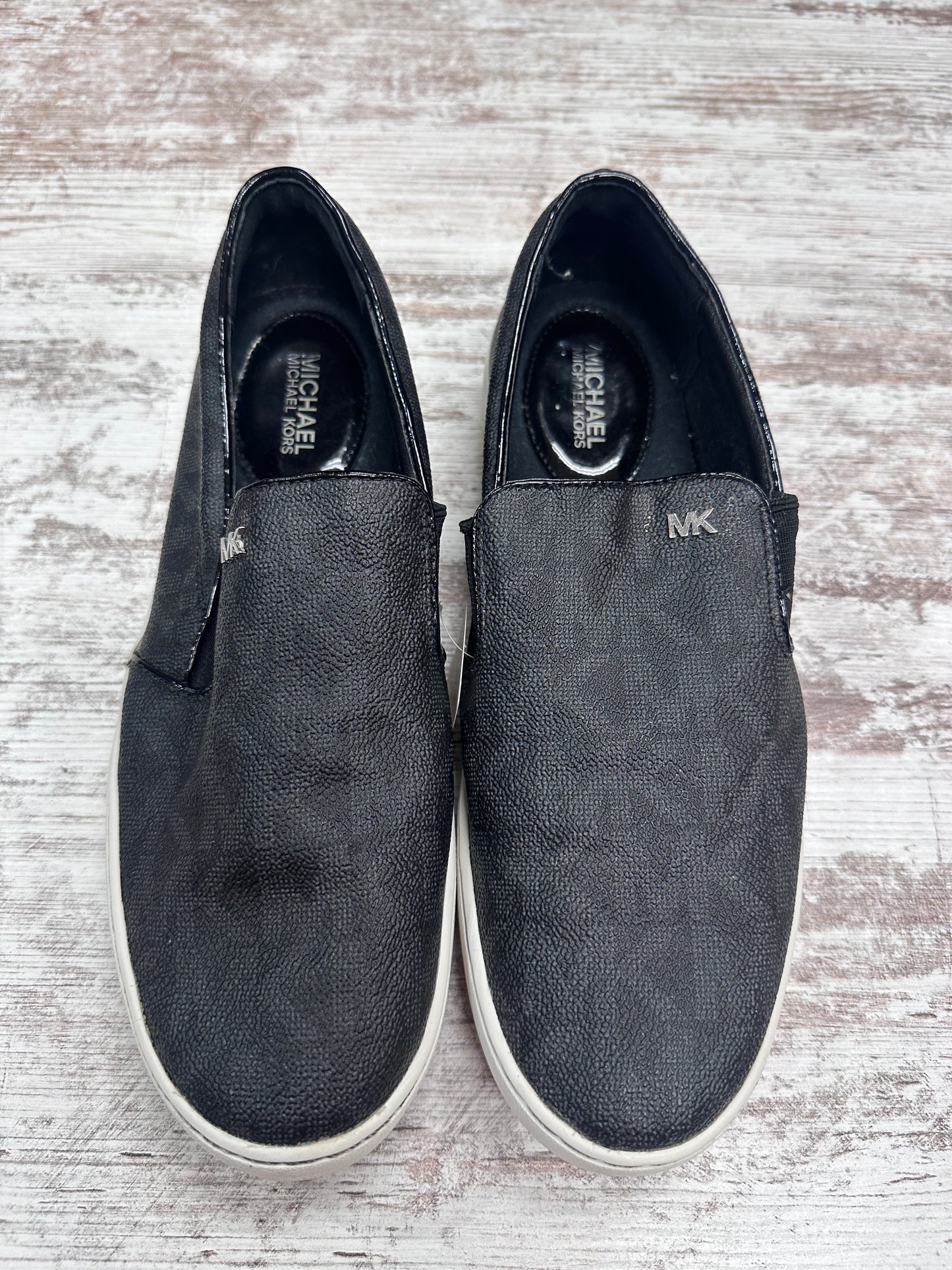 Women’s 9.5 mk shoes