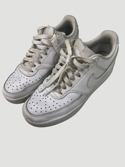Nike size 7.5