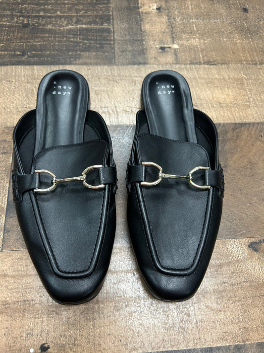 Womens 7.5 shoes