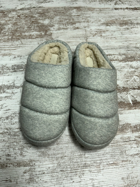 Womens 7/8 Slippers