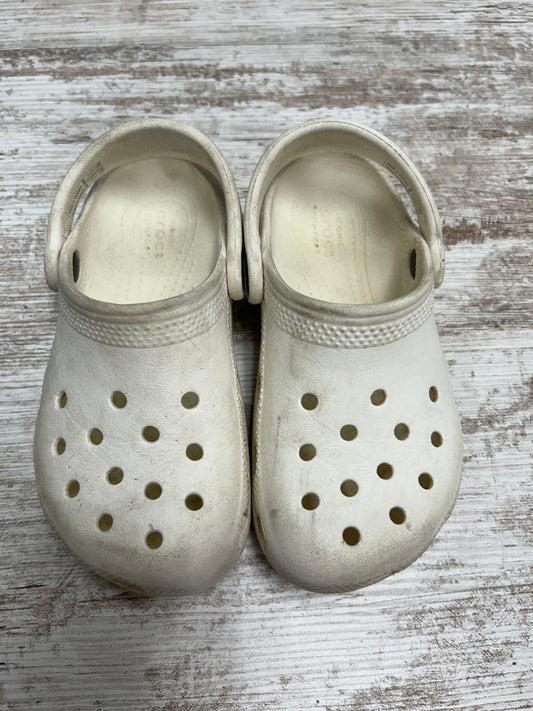 11c crocs