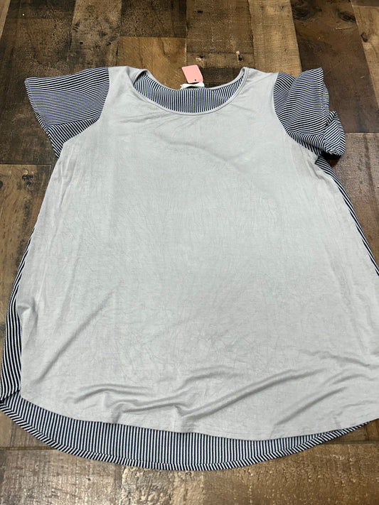 Womens small short sleeve